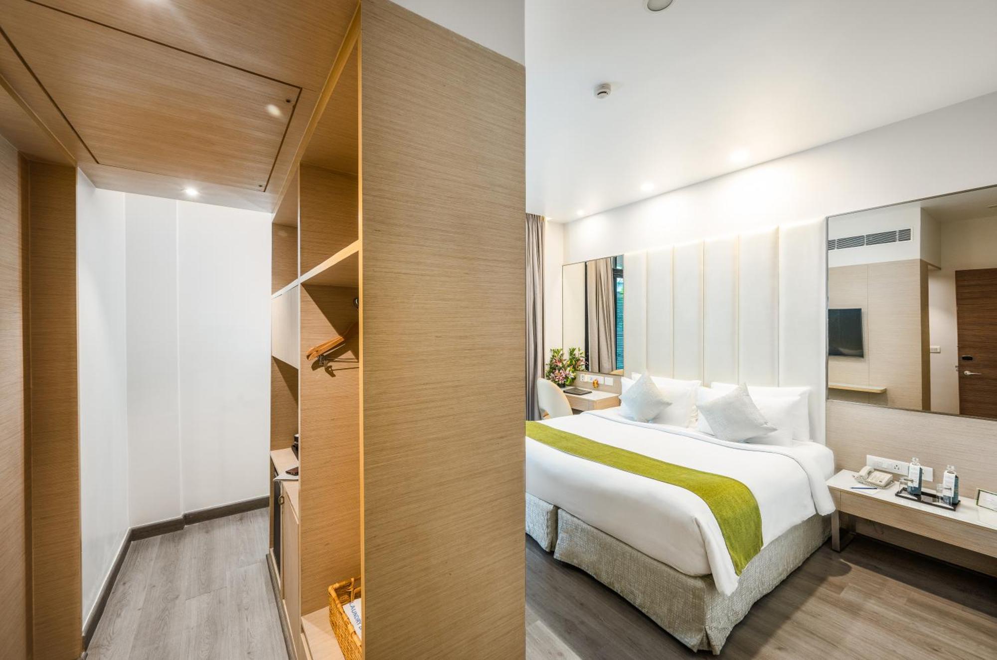 Sarovar Portico Outer Ring Road 4*